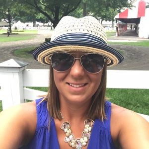 Meet your Posher, Staci